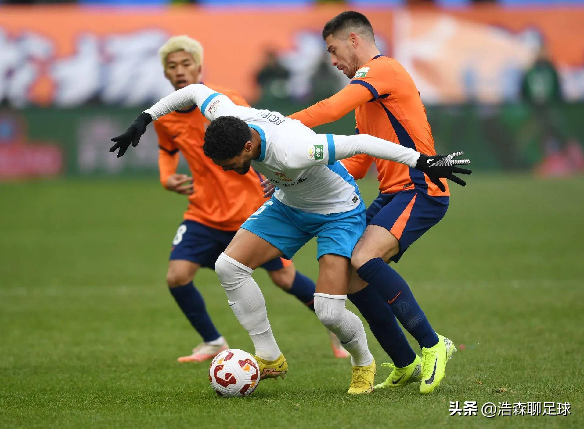 青岛主场憾负，球队实力或需进一步增强