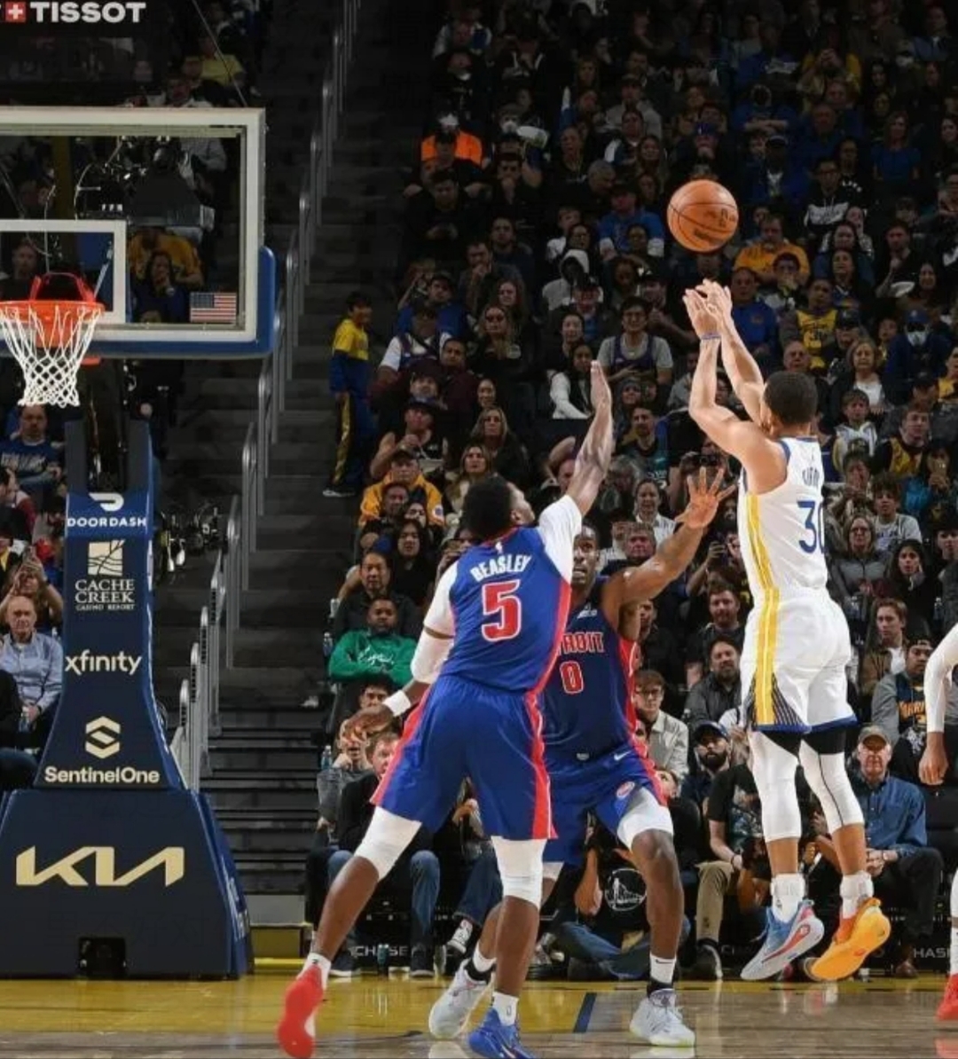 尼日利亚男篮逆转勇士B队,詹姆斯制霸全场 尼日利亚男篮逆转勇士B队,詹姆斯制霸全场