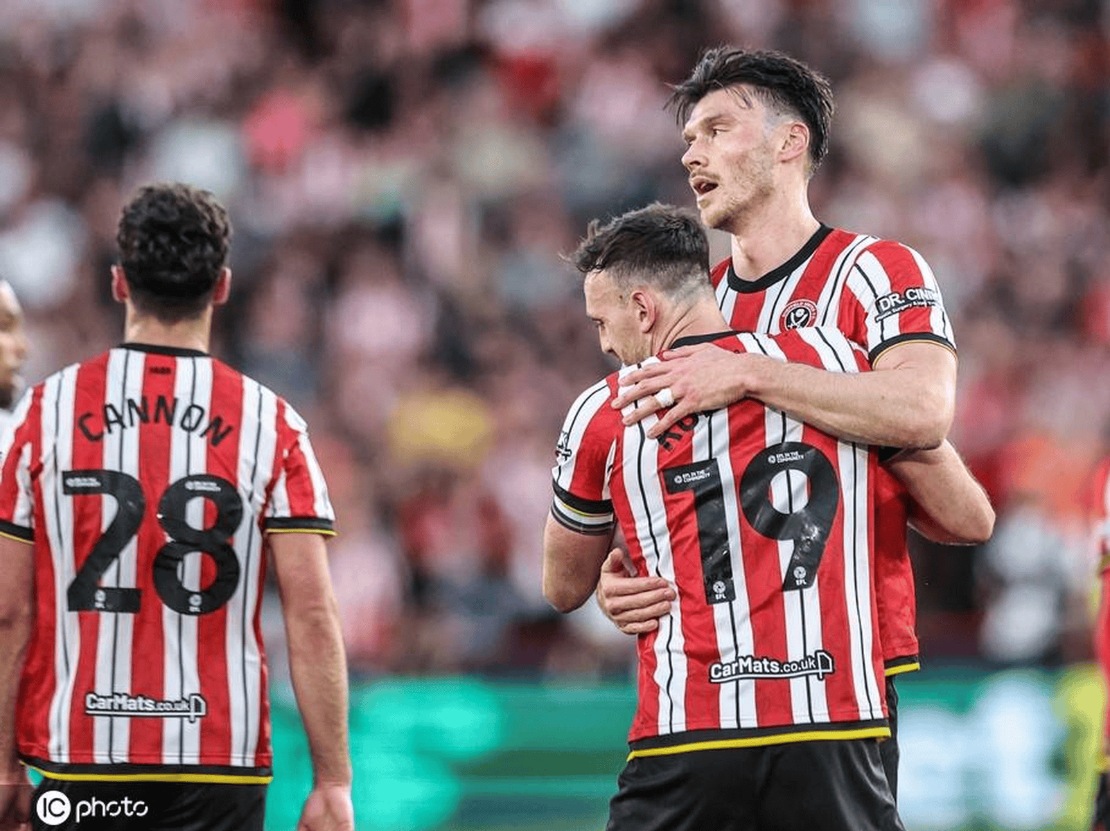 斯旺西客场大胜谢菲联，取得联赛四连胜的简单介绍