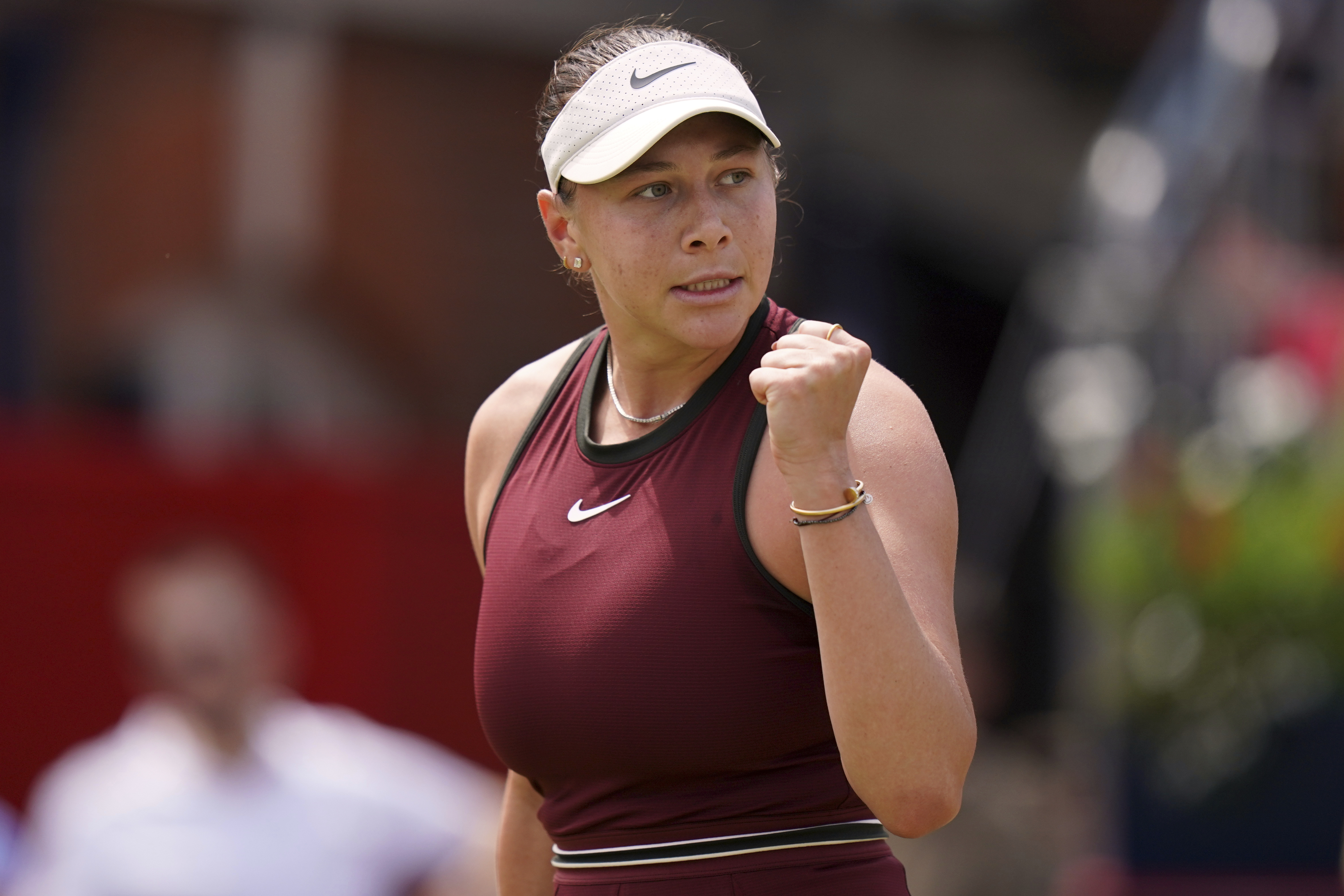 英国女子队在网球比赛中夺冠