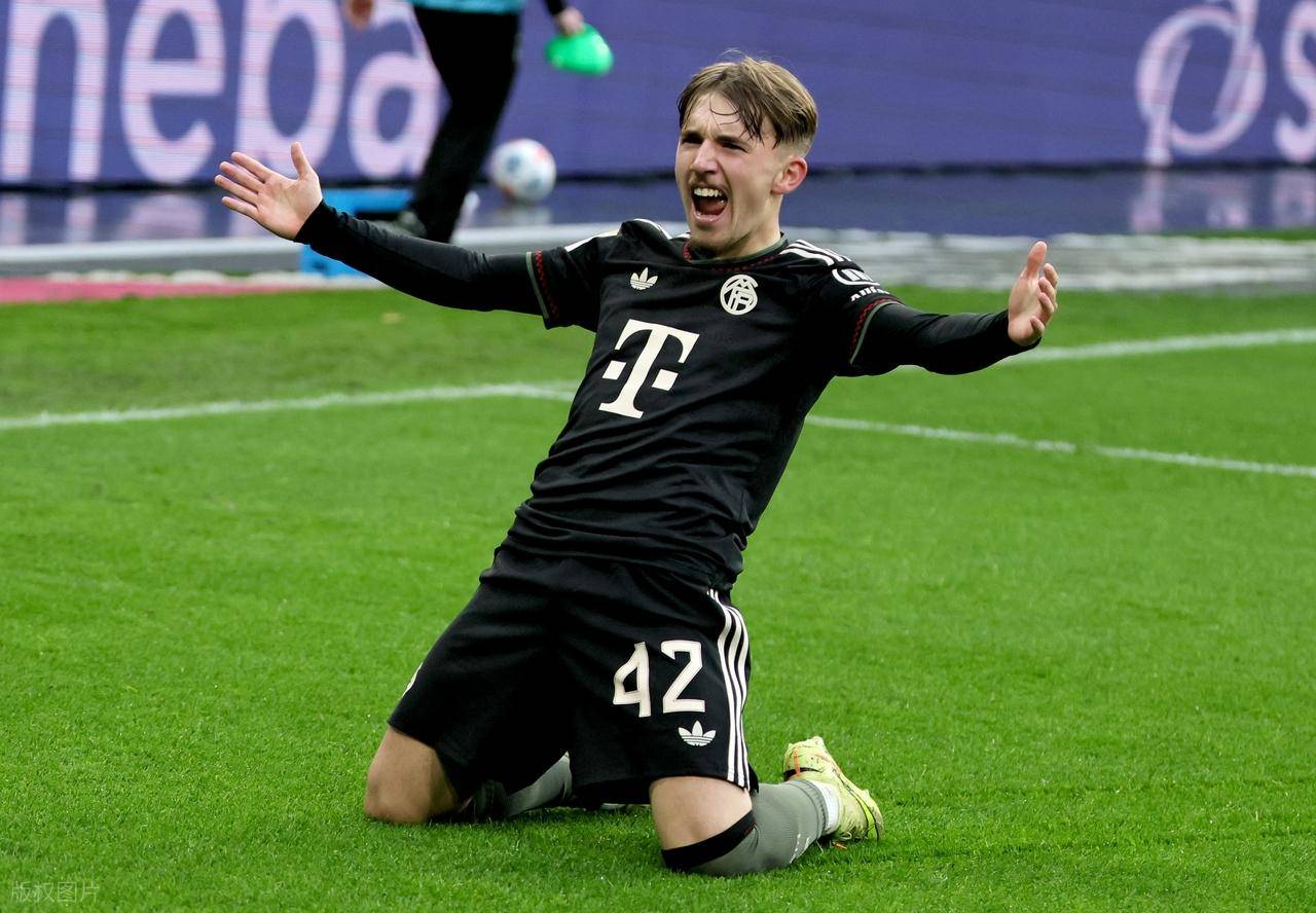 关于拜仁翻盘,小组头名稳了!的信息 关于拜仁翻盘,小组头名稳了!的信息