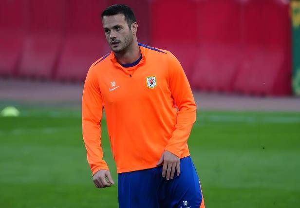 关于上海上港客场战平山东鲁能，艰难保持不败的信息