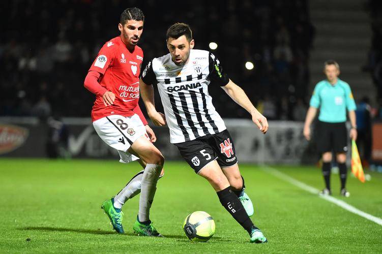 关于里尔客场不败，保持在欧战资格席位的信息