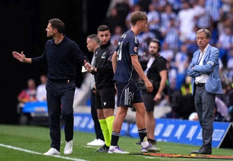 皇马后防防线连续多场受攻击的简单介绍