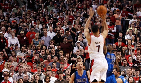 包含开拓者客场胜国王，麦卡勒姆绝杀时刻彰显关键作用的词条