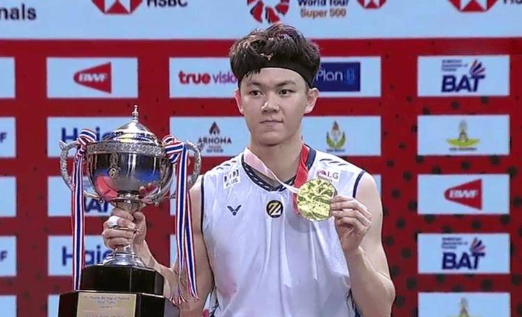 包含印尼队逆转马来西亚队，李梓嘉扛起全队的词条