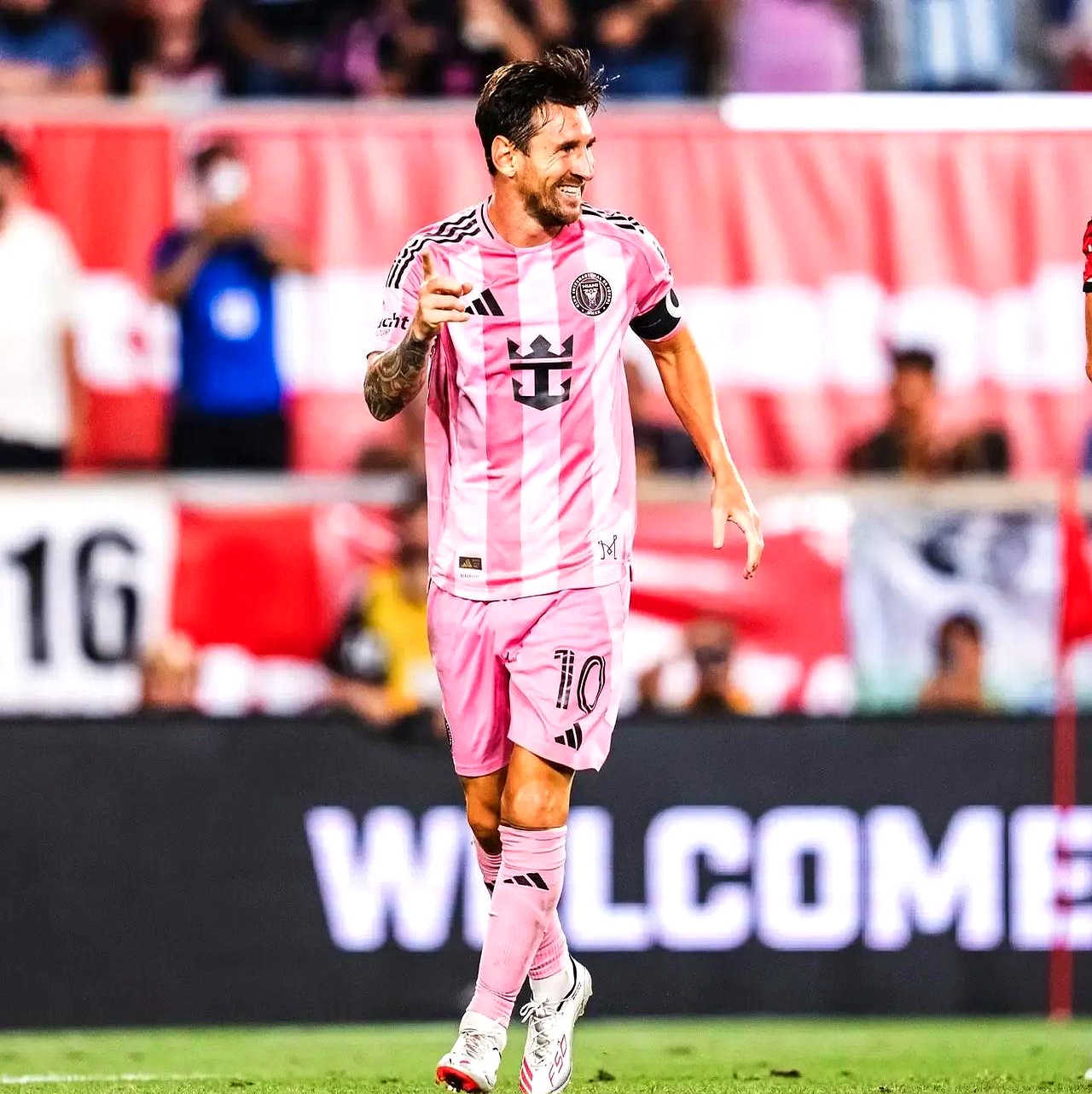 关于希腊完胜马德里竞技，梅西状态火热的信息