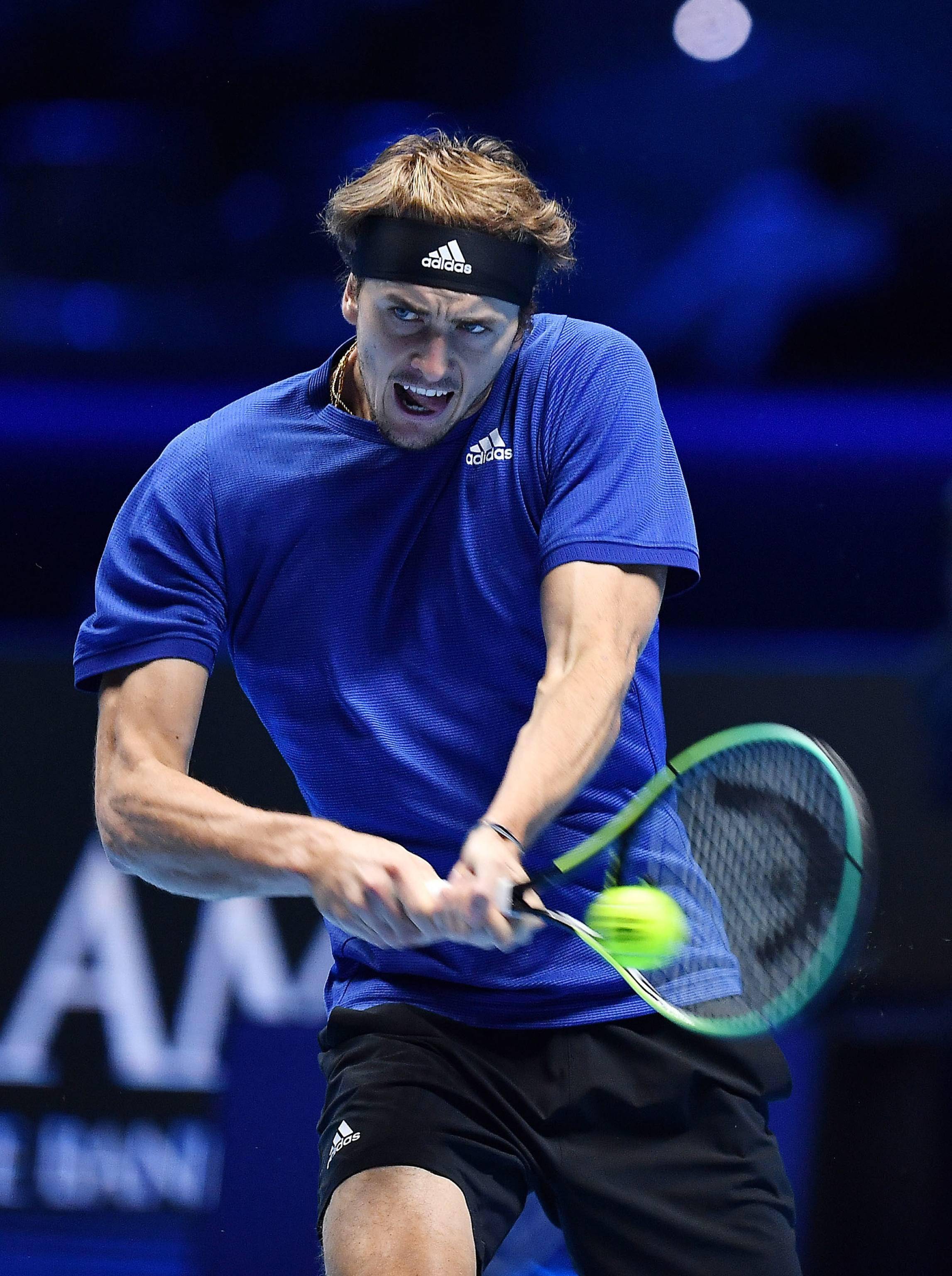 关于欧洲网球队力克德国网球队，兹维列夫三分雨点燃全场的信息