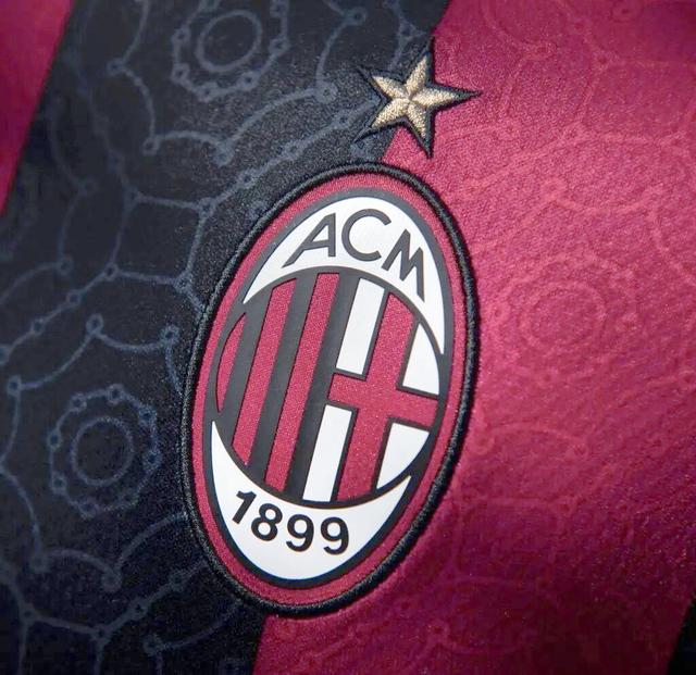 曼联强势AC米兰，萨拉赫送出助攻的简单介绍