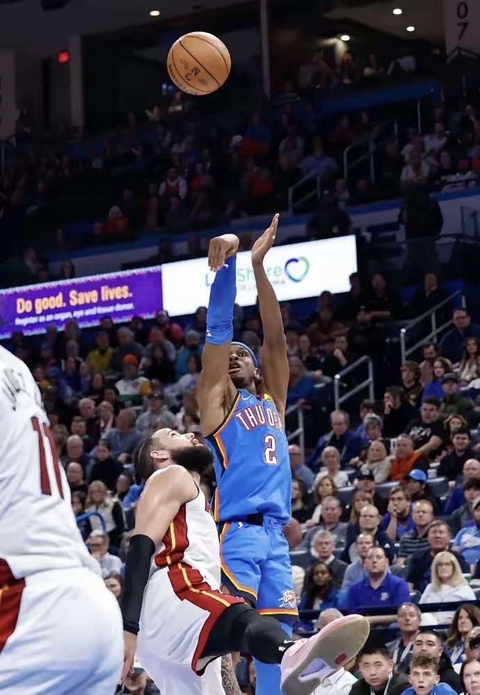 热火主场大胜黄蜂，继续领跑联盟的简单介绍