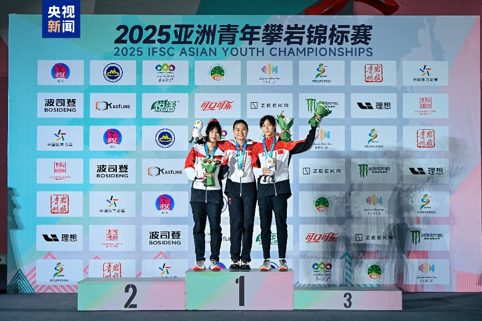 运动员在比赛中发挥出色,获得优异成绩 运动员在比赛中发挥出色,获得优异成绩