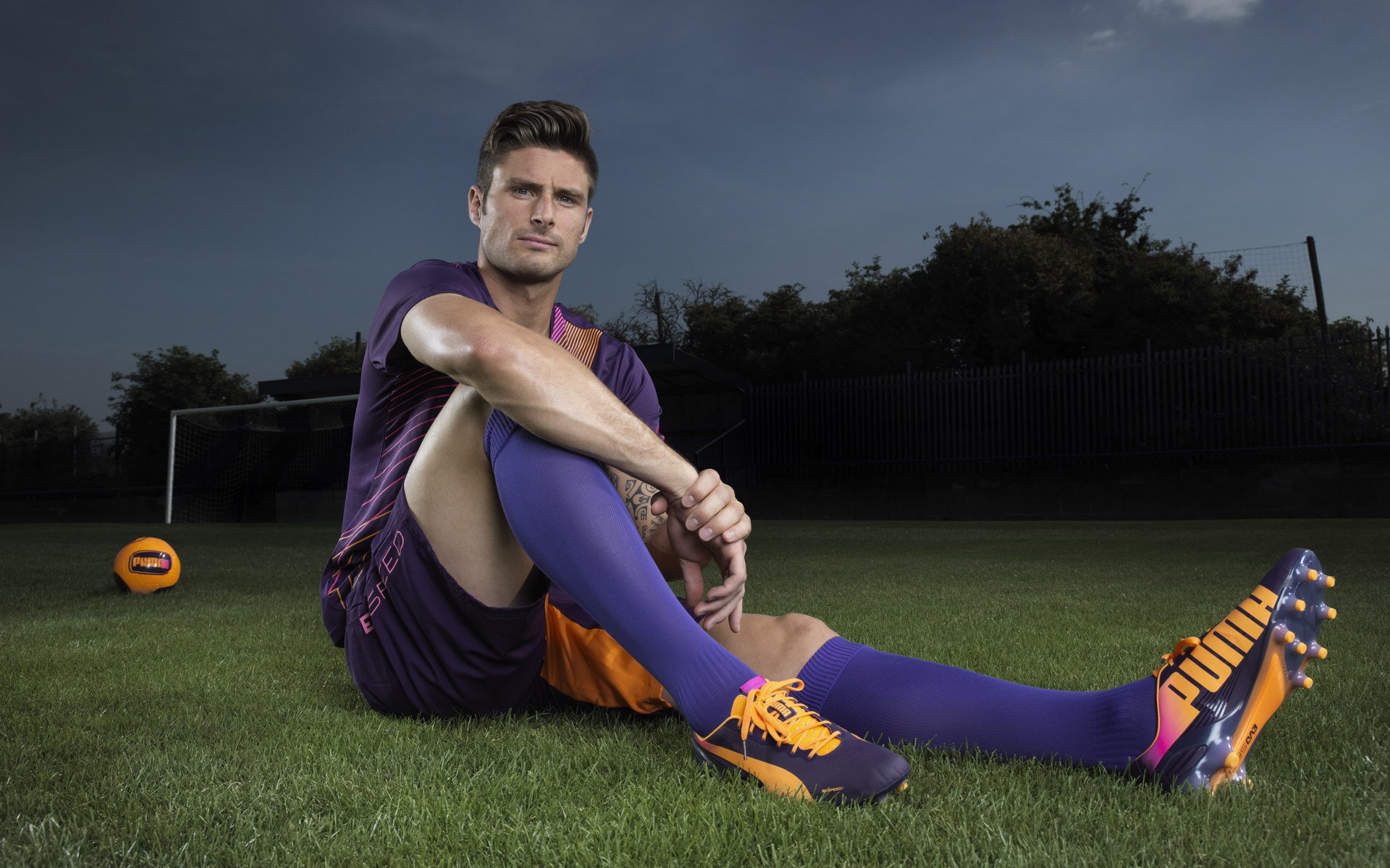 赛道上的唯一性,雷诺车队轻取红牛二队,勒克莱尔高光表现改写赛场格局