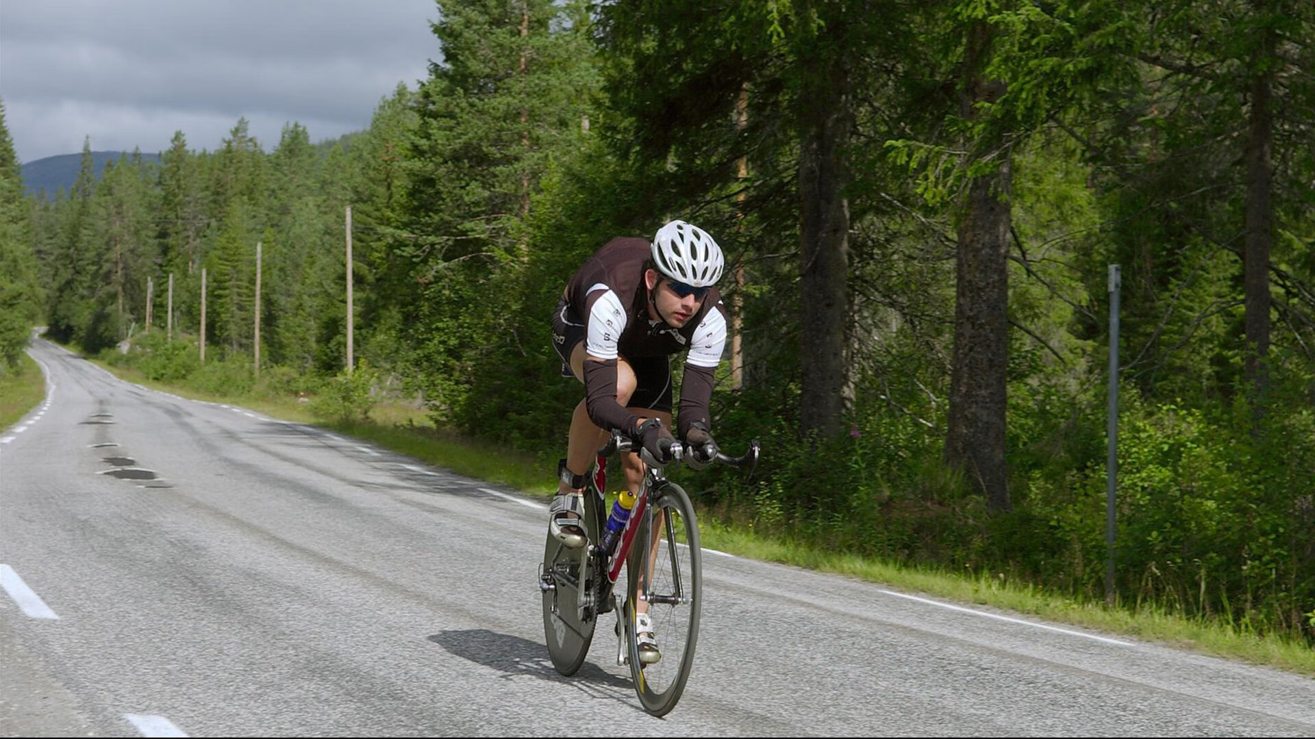 冰与火的碰撞，莱奥里程碑之夜，加拿大国家队如何让马德里竞技式防线战栗